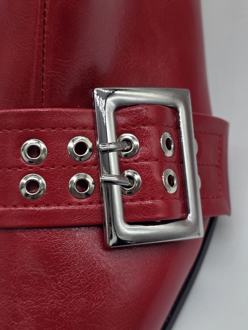NWOT Vaslemuse Cherry Red Grommet Buckle Kitten Heels - 8.5 - Picture 11 of 14